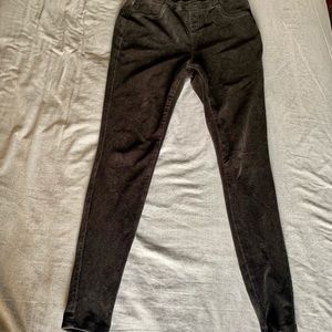 Black skinny pants